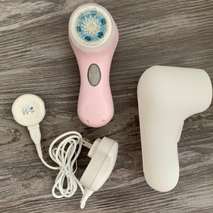 Clarisonic Mia 2 with charger and carrying case